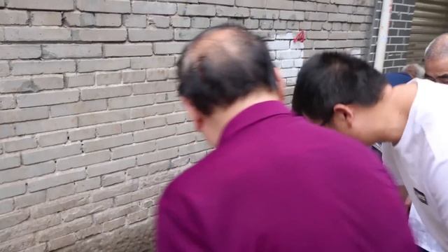凌晨6點攤位就被佔了，200個鴨蛋2筐野花椒，一掃而光收入達到1800元！ 【燕麥行遊】 смотреть онлайн