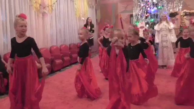Испанский танец. Группа "Звёздочки" Швабе-Эрудит смотреть онлайн