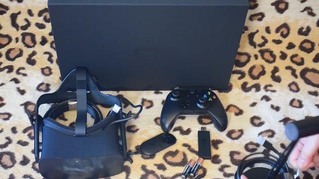 Распаковка шапки виртуальной реальности Oculus Rift CV1 смотреть онлайн