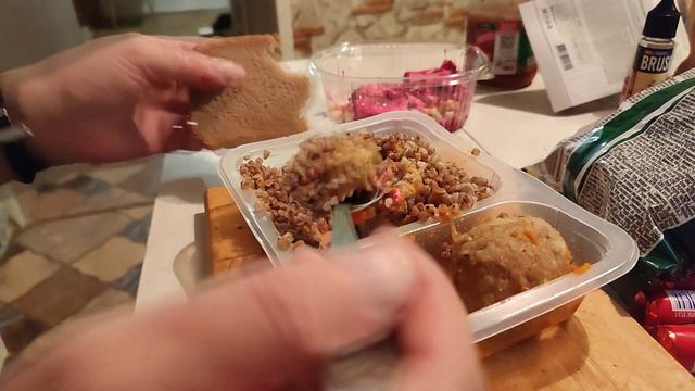 Ужинаю покупными готовыми блюдами смотреть онлайн