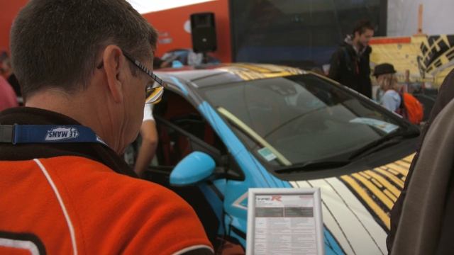 Le stand Honda aux 24 Heures du Mans 2016 смотреть онлайн