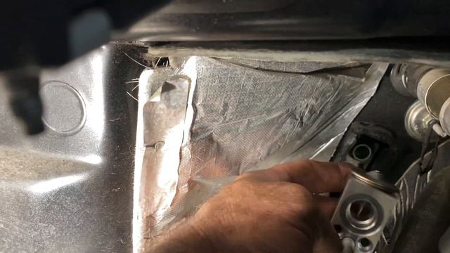 F-150 High Speed Fans Running and Poor A/C Cooling (Expansion Valve) смотреть онлайн