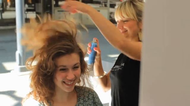 John Frieda / Frizz-Ease Salon Tour / Newad смотреть онлайн
