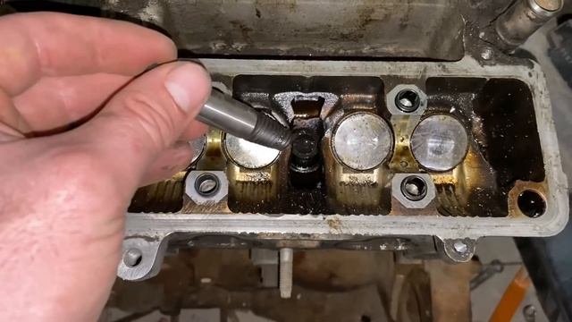 Экстрактор в действии. Что делать если слизали грани внутри болта. смотреть онлайн