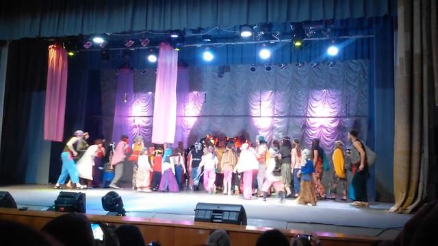 Дебют😆 игра в театре ( Карина) смотреть онлайн