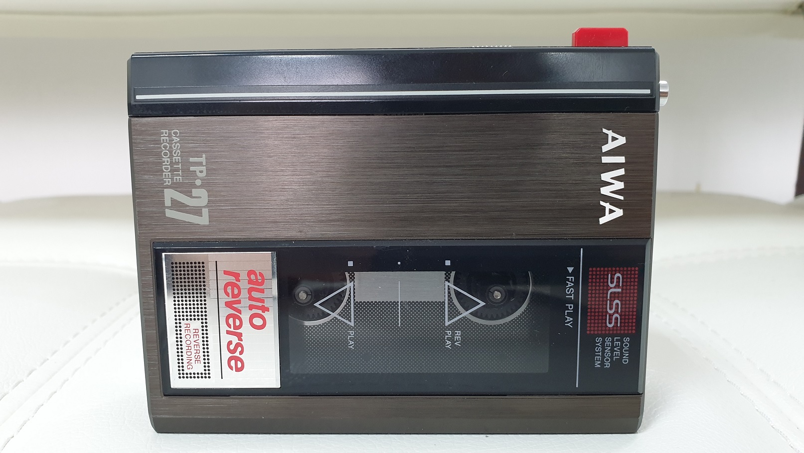 Кассетный аудиоплеер AIWA TP-27 смотреть онлайн
