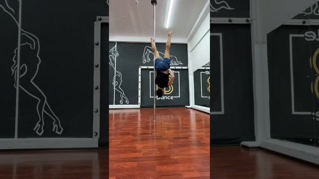 Элемент «Стражник». Пилонный спорт. Pole Sport/Pole Dance смотреть онлайн