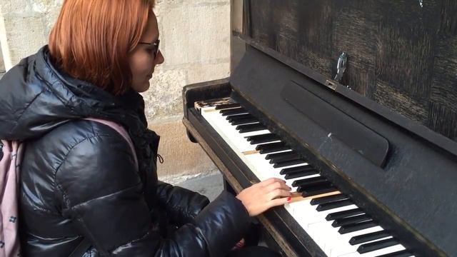 Маленькой елочке холодно зимой в Праге смотреть онлайн