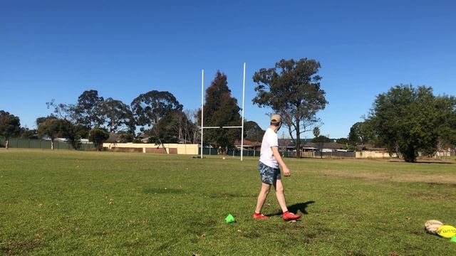 Rugby League - Goal Kicking Challenge (vsing my mate) смотреть онлайн