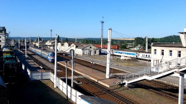 Поезд 19/20 Киев - Лисичанск на станции Купянск Узловой смотреть онлайн