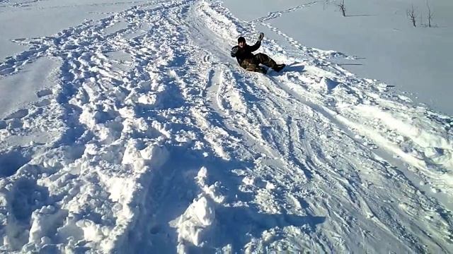 Катаемся на горе! Хардкорные падения и выживания на сноуборде! смотреть онлайн