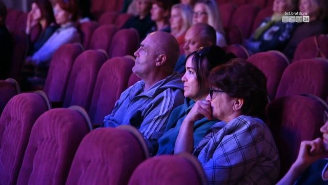 Виктор Бычков выступил с моноспектаклем в Братске смотреть онлайн