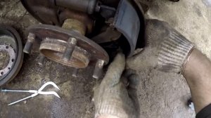 Гараж 56: Нива. Замена задних колодок. Регулировка ручника.