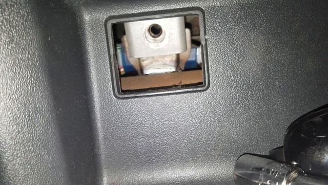 04 - 07 scion xb center console and dashboard removal pt.2 смотреть онлайн