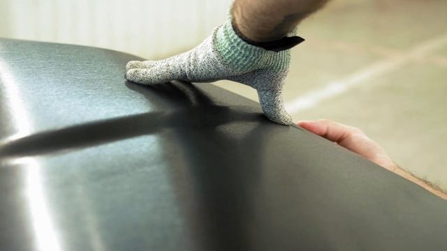 Полная оклейка в черный шлифованный алюминий Mercedes Benz CLS63s смотреть онлайн