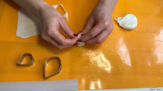 Как приготовить пластичный шоколад . Роза из пластичного шоколада пошагово смотреть онлайн
