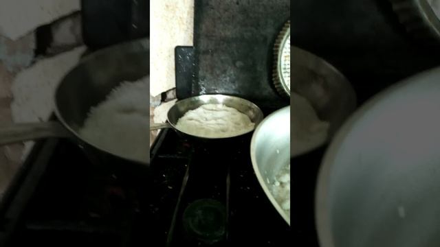 Прокаливание сковородок солью... смотреть онлайн