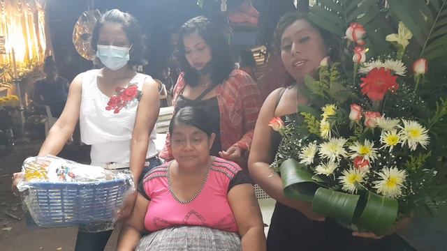Madre de ana paulina esta muy desconsolada por su partida hacia la precencia de dios 😥😥nuestras смотреть онлайн