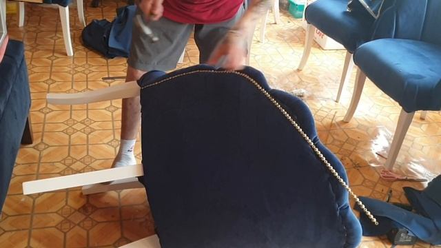 обивка спинки стула своими руками. спинка с молдингом DIY смотреть онлайн