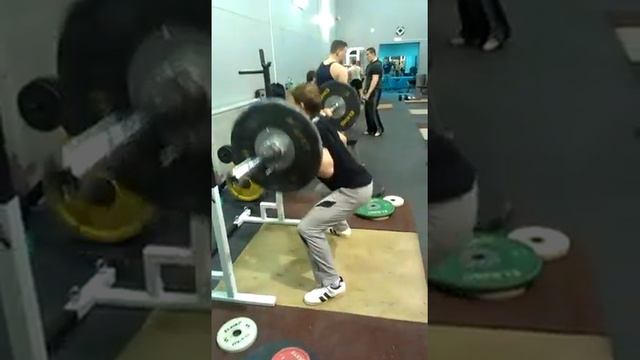 Стас Пономарев работает на выносливость со штангой 55 кг. Часть 1) смотреть онлайн