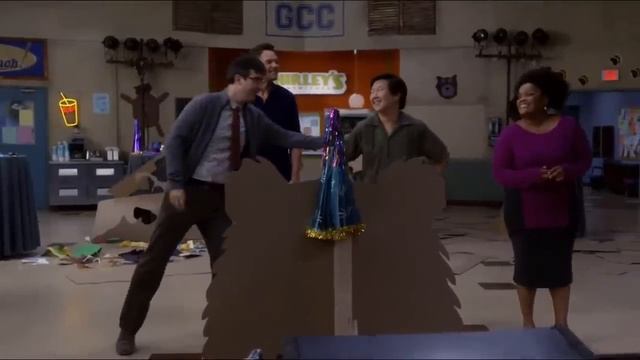 Bear Down for Midterms - Community, S05E06 смотреть онлайн
