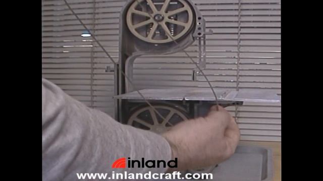 Changing Blades on Inland's DB-100 Band Saw смотреть онлайн