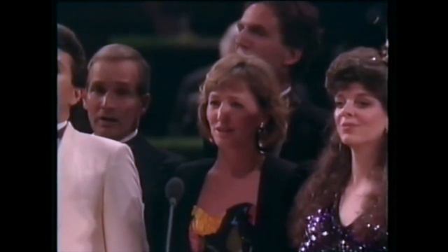 Bernstein at 100: Jerry Hadley & Dawn Upshaw - Make Our Garden Grow (Candide, 1988) смотреть онлайн