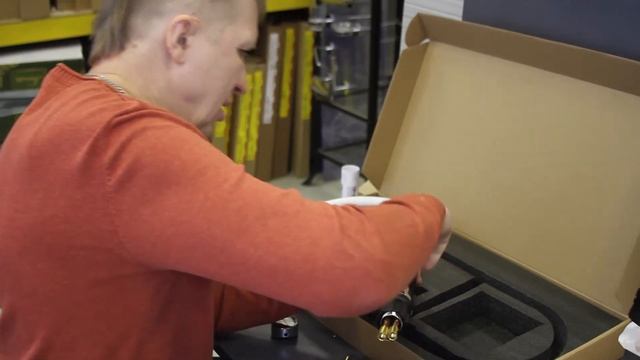 Omoikiri Kanto-C с подключением к фильтру, смеситель для кухни.