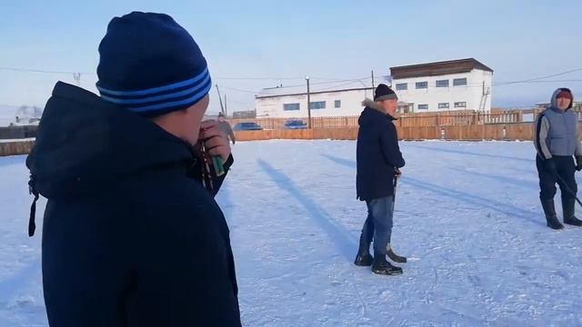 Хоккей без коньков смотреть онлайн