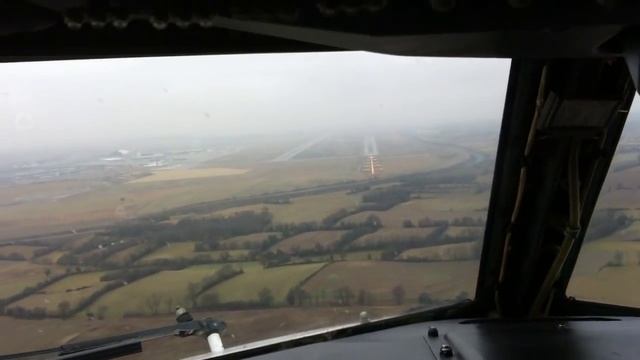 B737-300 landing at Lyon "Saint-Exupery" Airport (LFLL/LYS), Rwy.36R смотреть онлайн