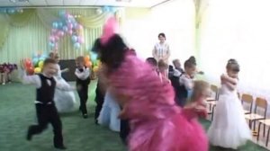 Танец "День Непослушания" на выпускном в детском саду