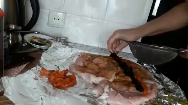 Сочный , #индейка#красив в разрезе. РУЛЕТ ИЗ ИНДЕЙКИ с черносливом и курагой. смотреть онлайн