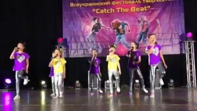 Всеукраинский фестиваль творчества ,, Catch The Beat ,, песня - ,, Цветная бабочка ,, Мороз Даша смотреть онлайн