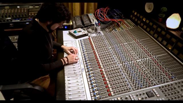 - #7 - Foo Fighters "Walk". ( MixDown Series / HomeTown Studios - Pte 2) смотреть онлайн