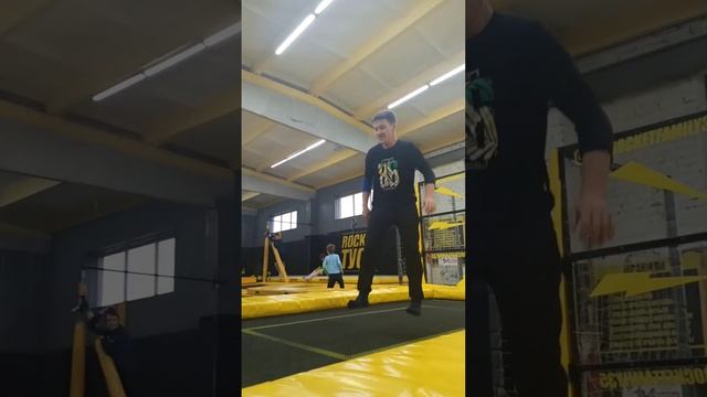 Подготовка к бланшу.Сальто вперед с пол-оборота, сальто назад с углом. #сальто #трюки #прыжки #блан