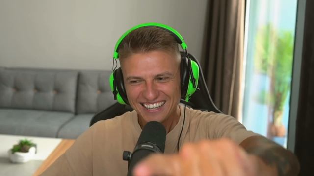 УГАДАЙ СКИН и Я СОЛЬЮ ЕГО ТЕБЕ ЗА 0.03! ПОДАРИЛА ОРИДЖЕН КЕЙС? смотреть онлайн