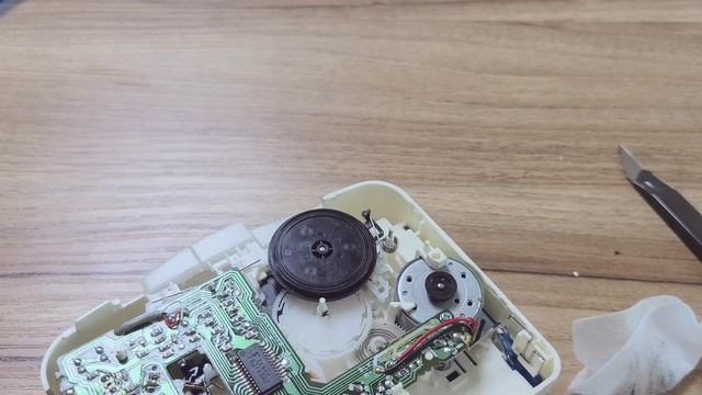 Aiwa Walkman HS-PS002 Repair смотреть онлайн