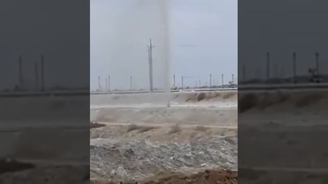 Газоводяной фонтан произошел на месторождении Каламкас в Мангистау смотреть онлайн