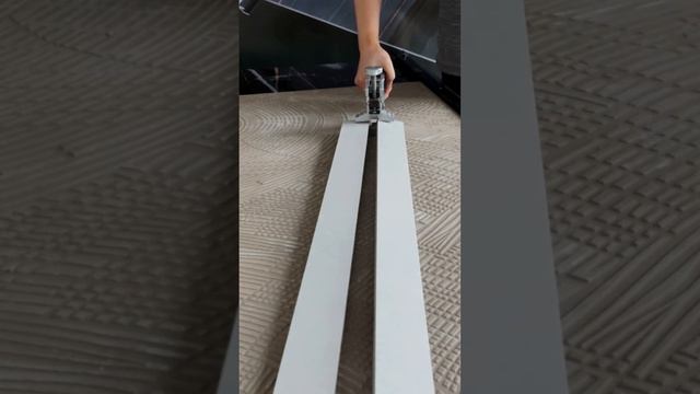 Cutting porcelain with ease, a handy tool for home renovation. #tile #porcelain #floor tile cutte смотреть онлайн