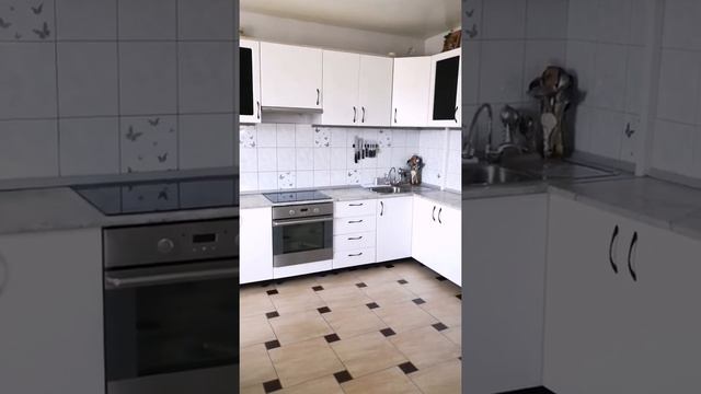 Современная кухня своими руками. Перекрас кухонного гарнитура в белый цвет. смотреть онлайн