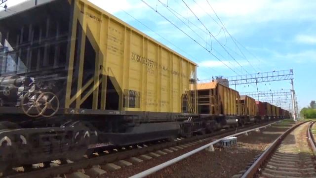 Тепловоз 2М62У-0085 с хоппер-дозаторной вертушкой, станция Железнодорожная