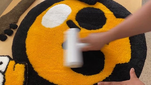 Ролик щетка для удаления шерсти и катышек. смотреть онлайн