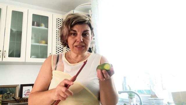 Ассорти летнего вкуса Маринованные огурцы ?, кабачки с йоштой (крыжовником) и Смородиной. смотреть онлайн