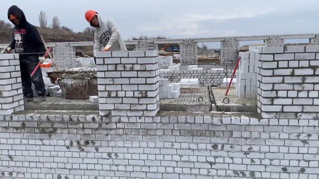 Черновая кладка в 1,5 кирпича #строительство #инженер #прораб #монолит #кирпичнаякладка