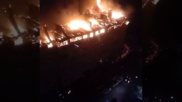 Горит дом в Краснодаре Пожар в Краснодаре смотреть онлайн