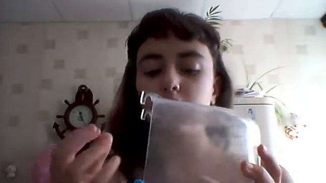 КАК ПРИУЧИТЬ ПОПУГАЯ К КУПАЛКЕ смотреть онлайн