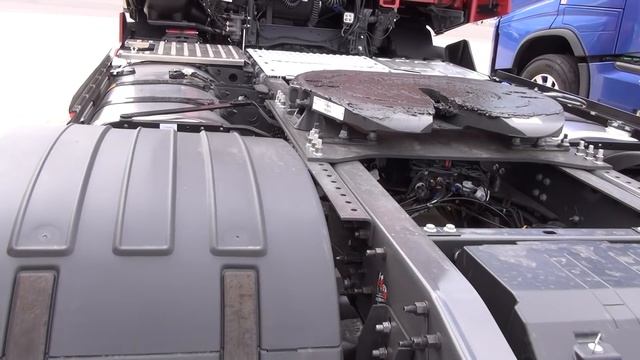 Renault Trucks T 480 Comfort Tractor Truck (2016) Exterior and Interior смотреть онлайн