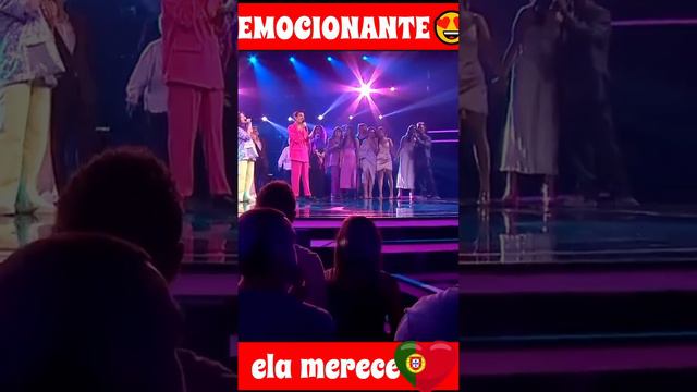 🥰 Grande diva foi surpreendida com uma bonita homenagem! Simone de Oliveira no @TheVoicePortugal смотреть онлайн