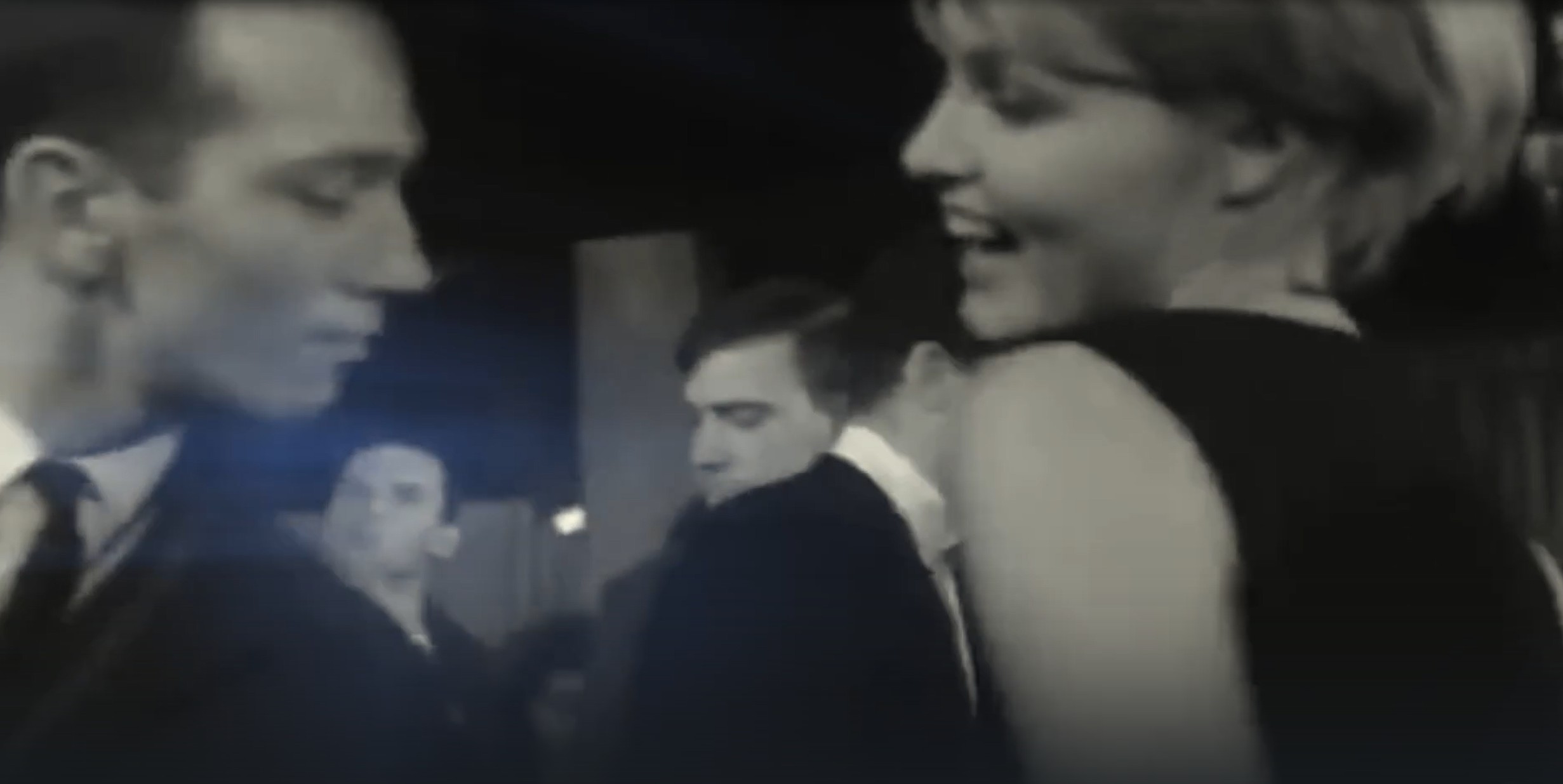 Песня имела колоссальный успех по всему Союзу. Последняя электричка