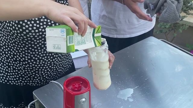 Молочный коктейль с бананом #timetodrink смотреть онлайн